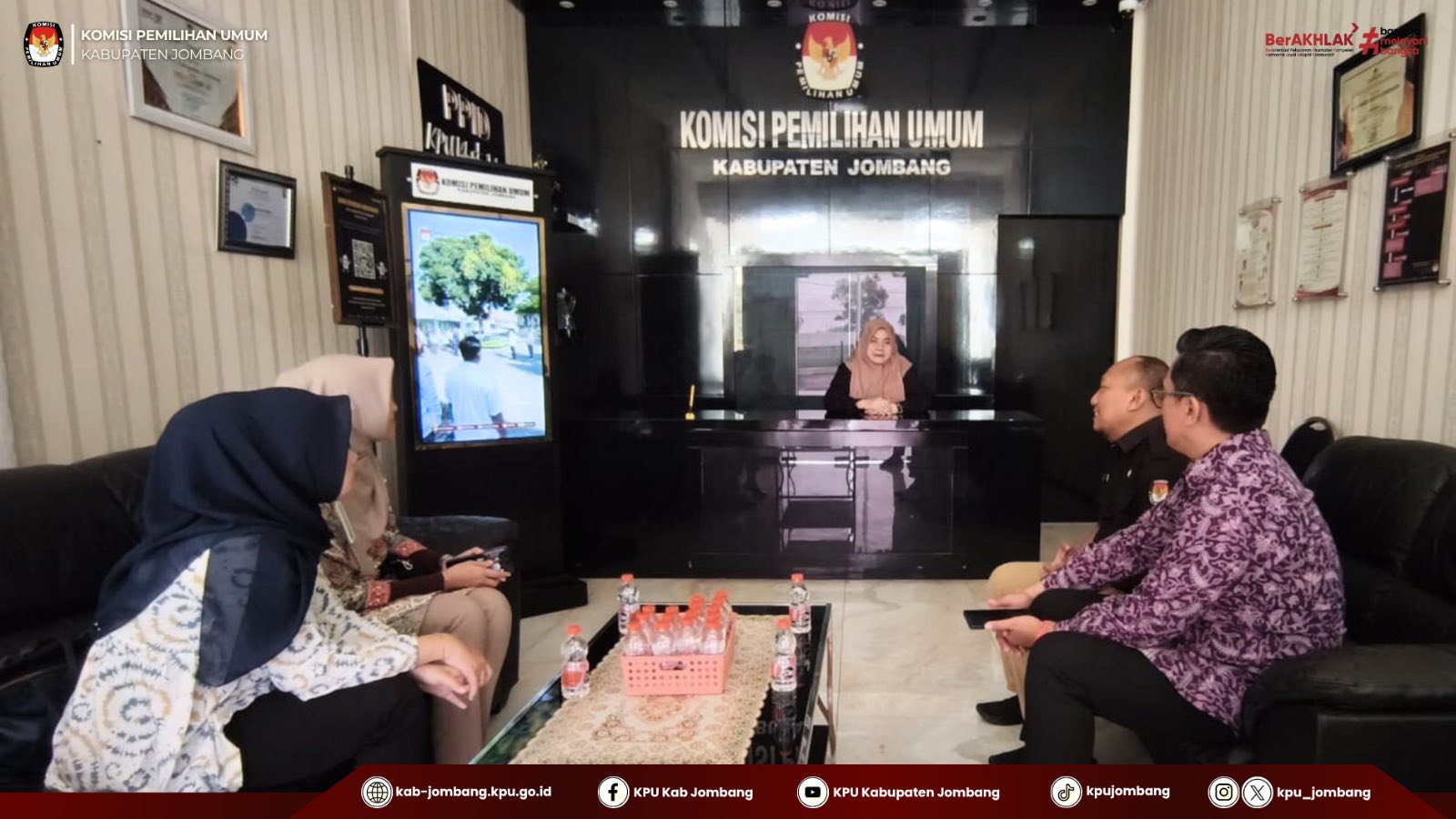 Bangun Literasi dan Kolaborasi Finansial